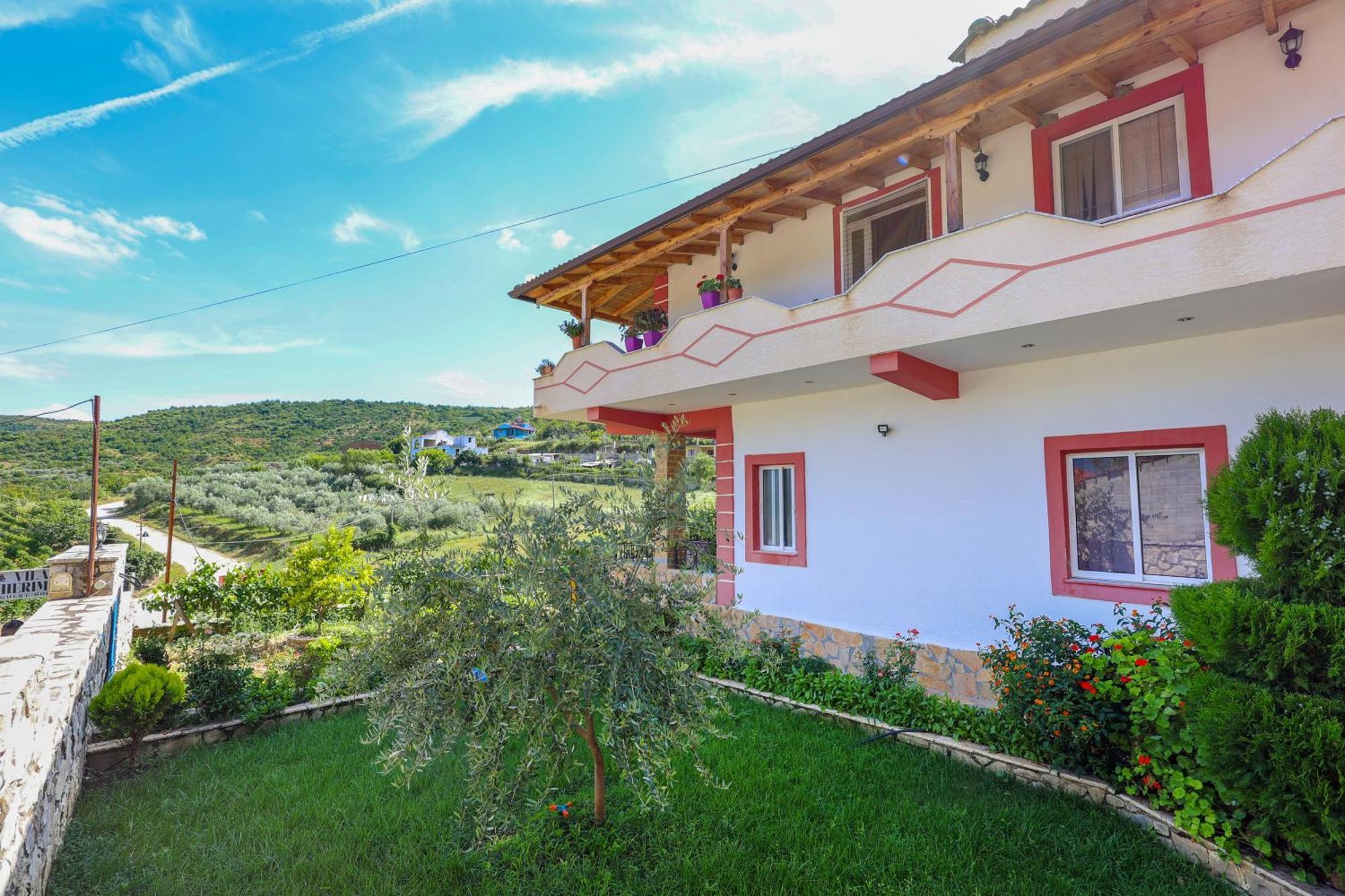 Villa Xherimeja Family Oasis Berat Exterior photo